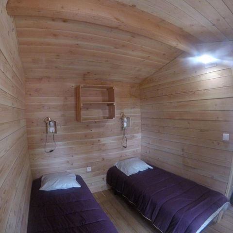 UNUSUAL ACCOMMODATION 4 people - ROBINSON PERCH CABIN 2 rooms without sanitary facilities