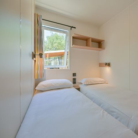 Stacaravan 4 personen - Mobile-home | Comfort | 2 Slaapkamers | 4 Pers. | Verhoogd terras | Airconditioning.