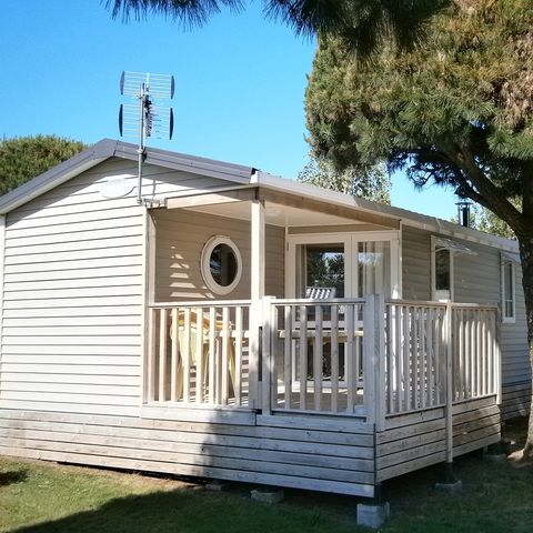 MOBILE HOME 5 people - 2 bedrooms - semi-covered terrace - TV