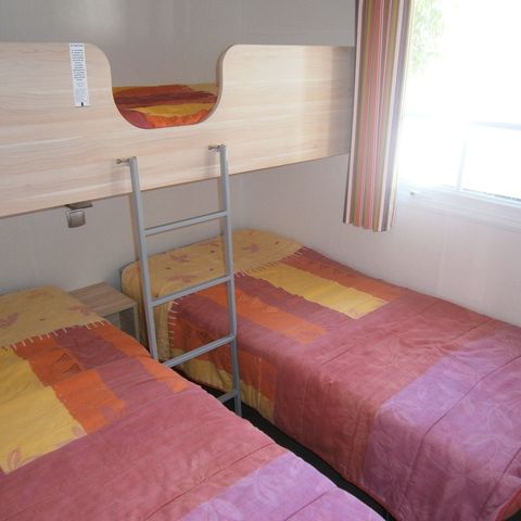 MOBILE HOME 5 people - 2 bedrooms - semi-covered terrace - TV