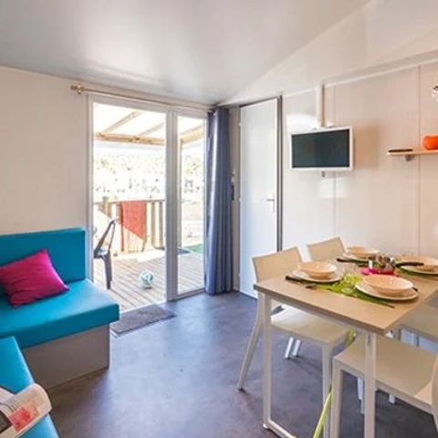 Stacaravan 4 personen - Ultimate | 2 slaapkamers | 4 pers | Verhoogd terras | 2 badkamers | Airconditioning | TV