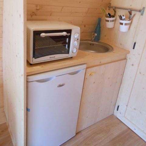 HÉBERGEMENT INSOLITE 4 personnes - CABANE FORESTIÈRE sans sanitaires