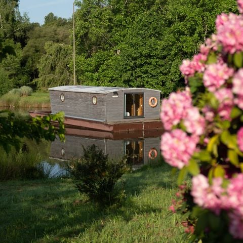 UNUSUAL ACCOMMODATION 5 people - Cabana docked