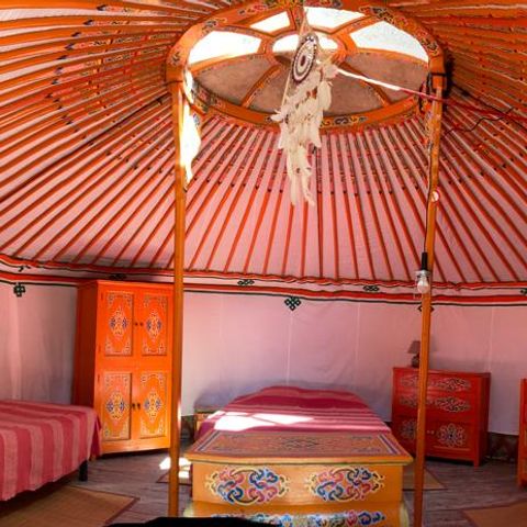 Tent 5 personen - Traditionele Mongoolse joert 27m² + terras 4/5 personen