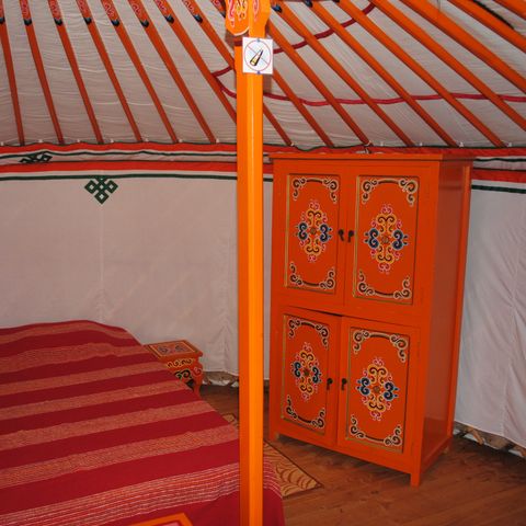 Tent 5 personen - Traditionele Mongoolse joert 27m² + terras 4/5 personen