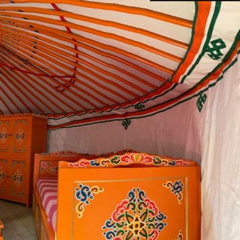 Tent 3 personen - Traditionele Mongoolse joert 20m² + terras 2/3 personen