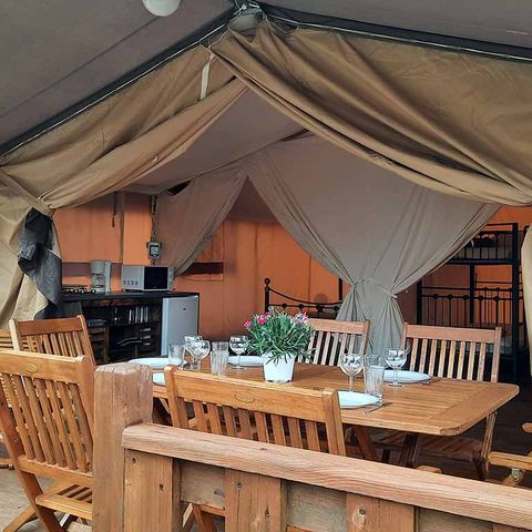 CANVAS AND WOOD TENT 4 people - SAFARI, without sanitary facilities