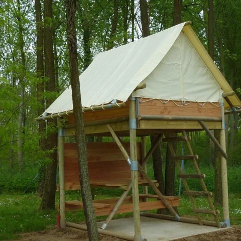 TENTE 2 personnes - bivouac perché (sanitaires communs du camping)