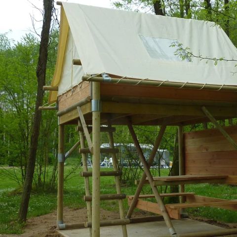 TENTE 2 personnes - bivouac perché (sanitaires communs du camping)