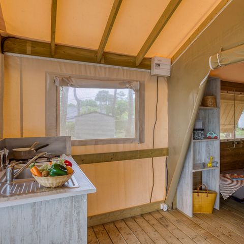 CANVAS AND WOOD TENT 4 people - INSOLITE CONFORT LODGE (without sanitary facilities)