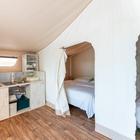 CANVAS AND WOOD TENT 4 people - Nature Lodge tent - 2 bedrooms - Fitted kitchen - Bathroom