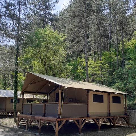 TENTE TOILE ET BOIS 5 personnes - Lodge Insolite Pinède 46m² - 2 chambres + Terrasse couverte + Plancha