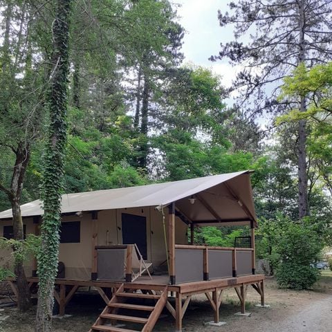 CANVAS AND WOOD TENT 5 people - Lodge Insolite Pinède 46m² - 2 bedrooms + Covered terrace + Plancha