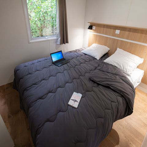 MOBILHEIM 6 Personen - Mobilheim Premium Trendy 33m² - 3 Schlafzimmer + überdachte Terrasse + Klima + TV