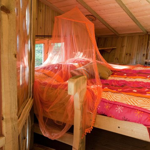 UNUSUAL ACCOMMODATION 2 people - CABANE in the trees