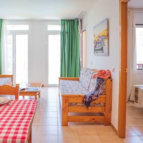 APPARTEMENT 4 personnes - A1 - 2/4