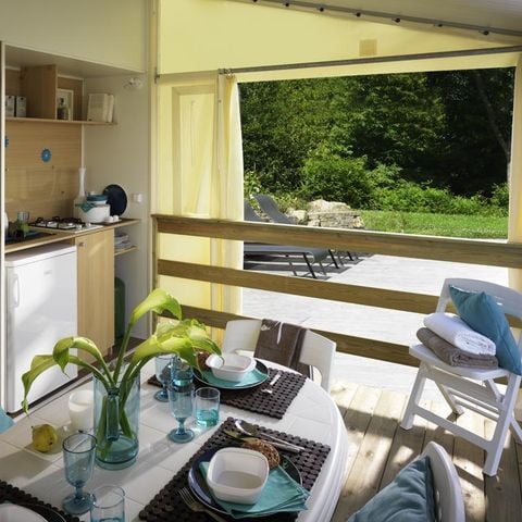 Bungalow 5 Personen - Cottage toilé 21 m² / 2 Zimmer - überdachte Terrasse (ohne eigene Sanitäranlagen)