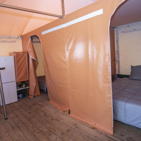 tent 4 personen - Gemeubileerde Cyrus - (geen sanitair, geen water, geen terras)