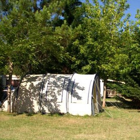 PIAZZOLA - auto + tenda o roulotte (elettricità inclusa)