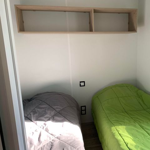 MOBILHEIM 6 Personen - 4/6 pers. KOMFORT - Überdachte Terrasse - 2 Schlafzimmer, 1 Schlafcouch - ÜBERNACHTUNG