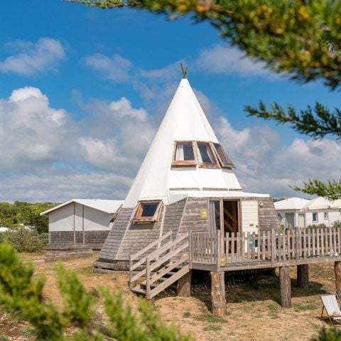 HÉBERGEMENT INSOLITE 5 personnes - LODGE Magic Tipi 5p 1ch