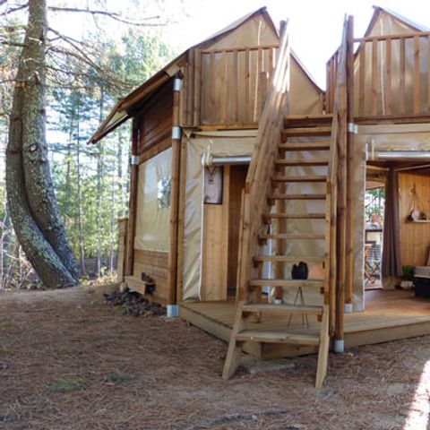 HÉBERGEMENT INSOLITE 4 personnes - CABANE DE L'ECUREUIL