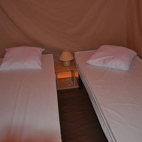 CANVAS AND WOOD TENT 6 people - Lodge Canada Confort 35m² without sanitary facilities