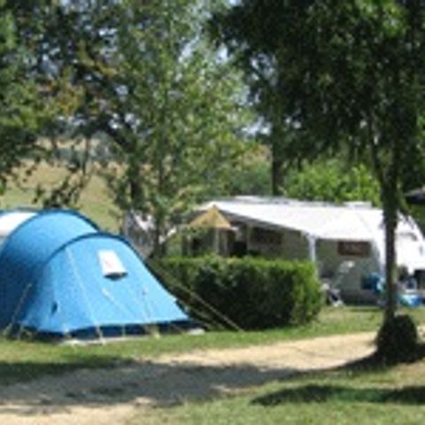 PARZELLE - Pauschale Stellplatz Nature ohne Strom (für Zelt, Wohnwagen und Wohnmobil).