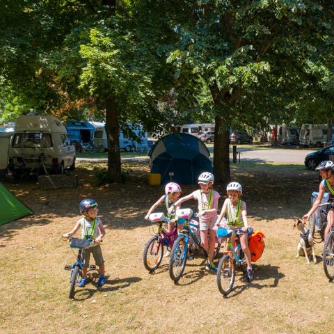 PARCELA - Paquete de parada ciclista/senderista: sin vehículo y sin electricidad