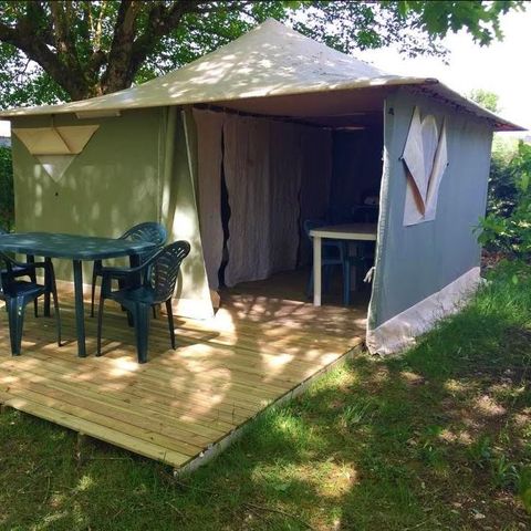 BUNGALOW TOILÉ 4 personnes - (sans sanitaires)