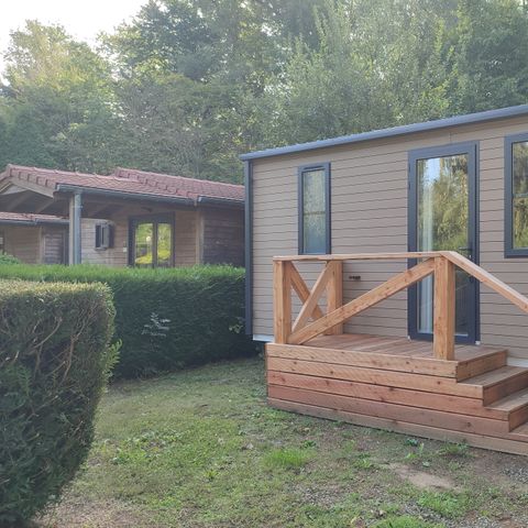 Stacaravan 4 personen - Cottage Ohara Côté Jardin Premium 30m² - 2 kamers + Half overdekt terras + Airconditioning - Uitzicht op het bos