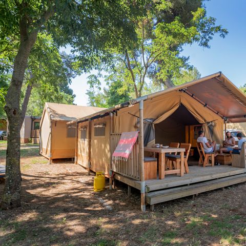 TENDA IN TELA E LEGNO 6 persone - Safari Lodge Tent | 3 Ch. | 6 Pers. | 1 SDB | Clim.