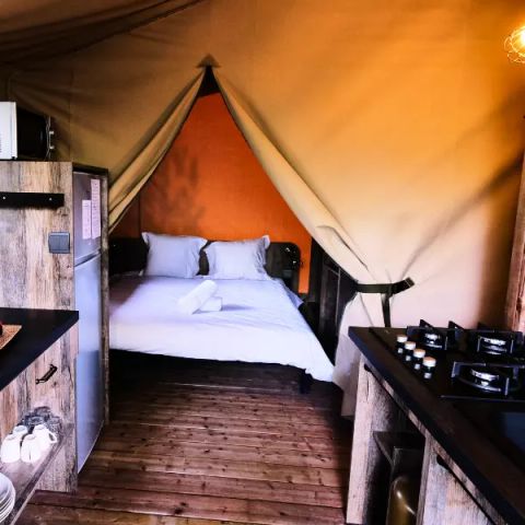 CANVAS AND WOOD TENT 5 people - Lodge Premium 3 Rooms 5 People Air-conditioned