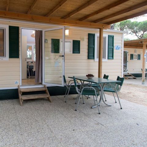 Stacaravan 4 personen - GIGLIO (omvat: zwembad, fitnessruimte en strandservice)