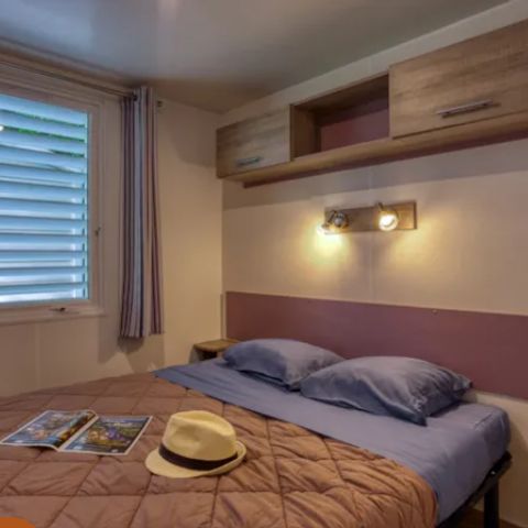 Mobilheim 6 Personen - Komfort 32m² Malaga - 3 Schlafzimmer + Überdachte Terrasse, Klimaanlage, TV, Geschirrspülmaschine