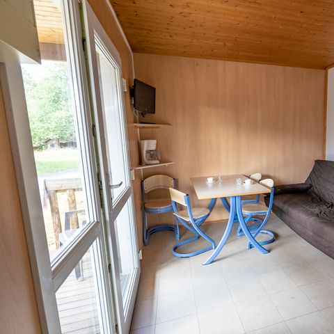 CHALET 6 Personen - Komfort 26m² (2 Zimmer) + überdachte Terrasse 6m² mit Seeblick