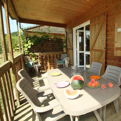 CHALET 6 people - Comfort 26m² (2 bedrooms) + covered terrace 6m² with view on the lake