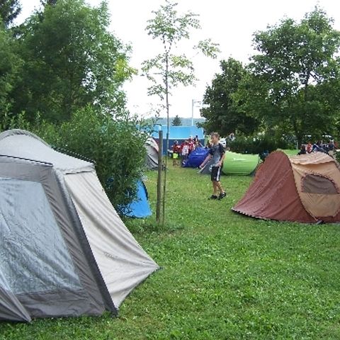 EMPLACEMENT - Emplacement tente ou caravane (1 voiture compris) sans électricité