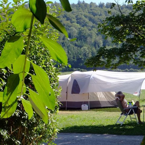 STAANPLAATS - Standplaats voor tent of caravan (inclusief 1 auto) zonder elektriciteit