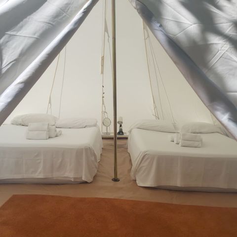 HÉBERGEMENT INSOLITE 8 personnes - BELL TENT