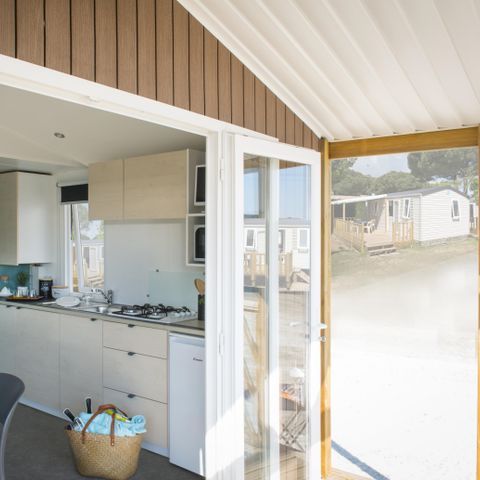 MOBILE HOME 4 people - Premium 25 m² with covered terrace - 2 bedrooms + TV + Dishwasher + BBQ