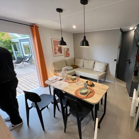 Stacaravan 4 personen - Comfort 32m² (2 kamers) inclusief overdekt terras + TV + BBQ