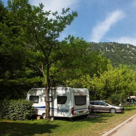 EMPLACEMENT - Forfait Confort : voiture + tente/caravane ou camping-car + électricité
