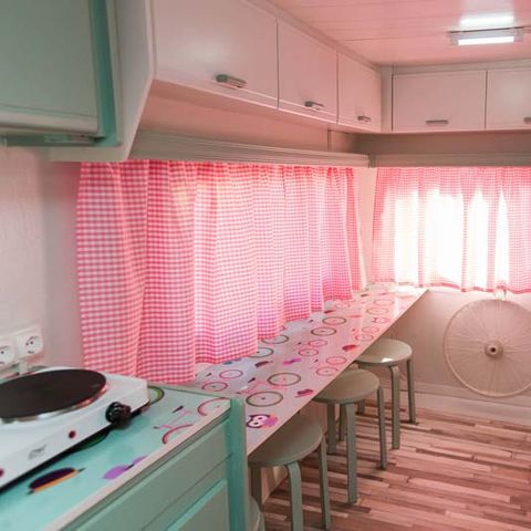 CARAVAN 5 people - Verde Albahaca, without sanitary facilities