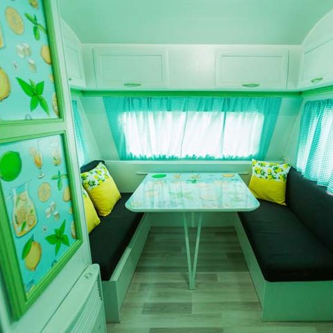 CARAVAN 5 people - Verde Mint, without sanitary facilities