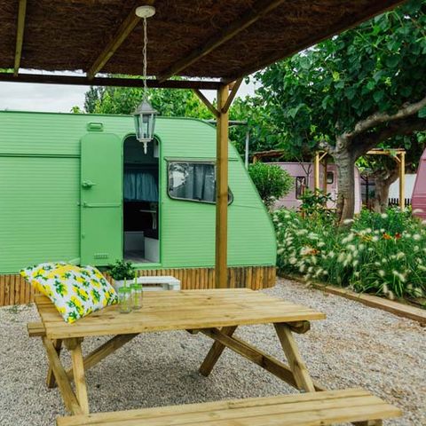 CARAVAN 5 people - Verde Mint, without sanitary facilities