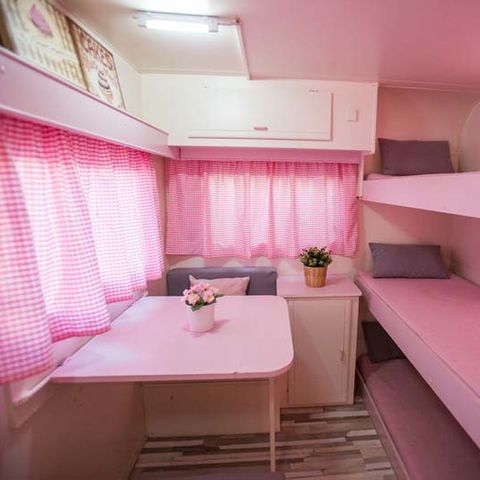 CARAVAN 5 people - Rosa Colorete without sanitary facilities