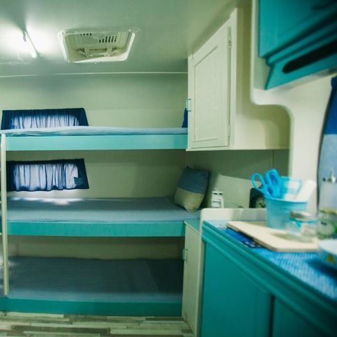 CARAVAN 5 people - Azul Denim, without sanitary facilities