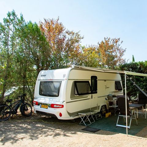 EMPLACEMENT - Forfait 2 personnes (emplacement + voiture + électricité 10 A)