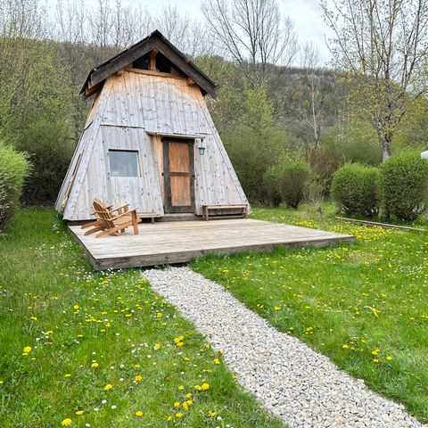 HÉBERGEMENT INSOLITE 4 personnes - Le Thuyé Comtois - 25m2 - 2 chambres, logement franc-comtois typique